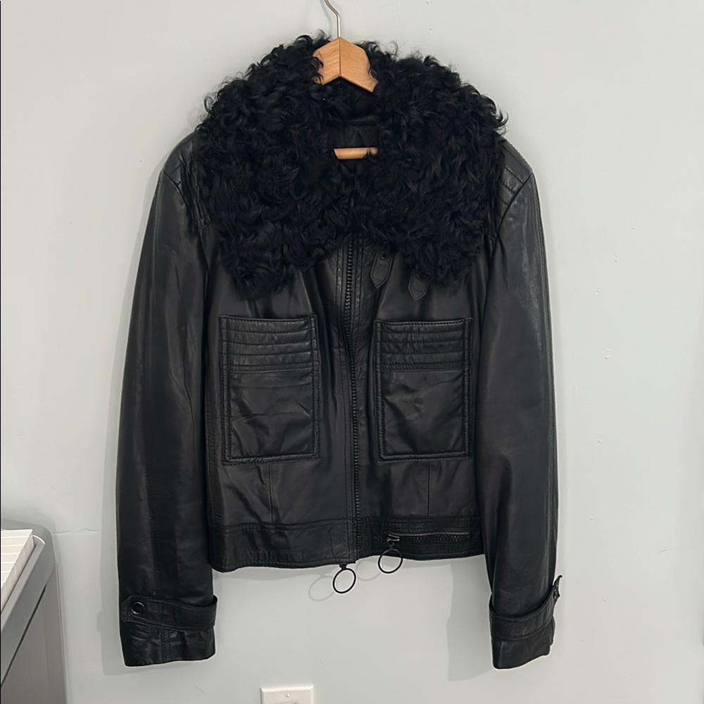 Stylish Black Leather Jacket with Curly Fur Collar